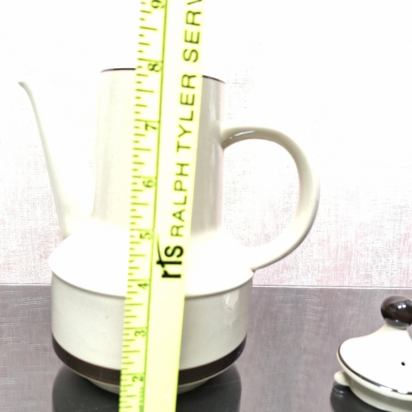 Vintage STRAWBERRIES 🍓 pitcher with lid, freezer to oven stoneware. - Picture 11 of 13